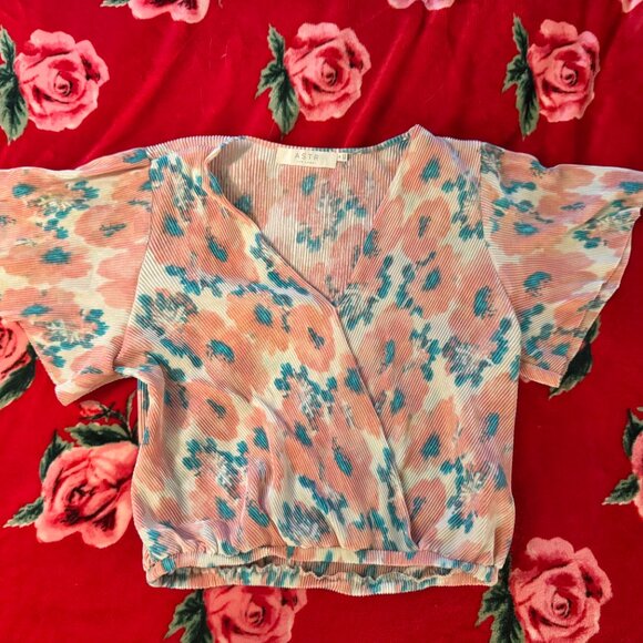 ASTR The Label Short Sleeve Plissé Top in Blush Pink Blue Women’s Size Large - Picture 5 of 11